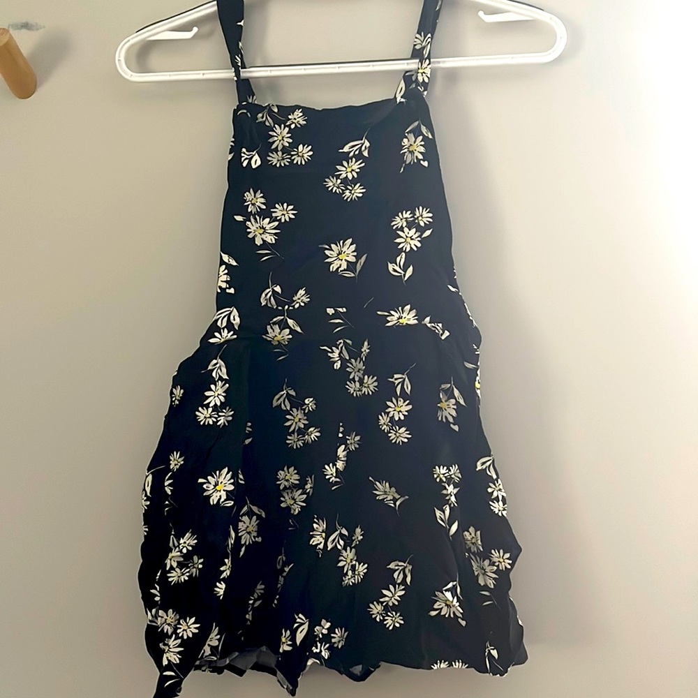 Sleeveless romper/overalls